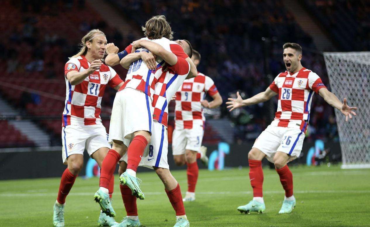 包含克罗地亚对阵西班牙，双方均强势发挥的词条