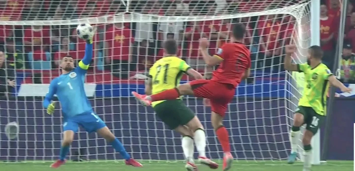 关于只凭一脚射门,运动员为球队打入致胜一球的信息 关于只凭一脚射门,运动员为球队打入致胜一球的信息