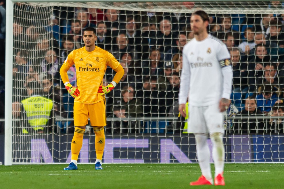 包含皇家马德里主场失利,遗憾出局的词条 包含皇家马德里主场失利,遗憾出局的词条