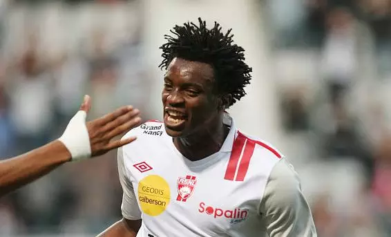 洛里昂对阵兰斯的比赛中遇到强大挑战 洛里昂对阵兰斯的比赛中遇到强大挑战